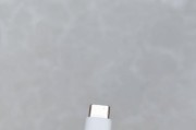 荣耀手机数据充电线的正确使用方法是什么？使用中应注意什么？