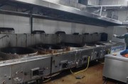 昆山蛋糕店油烟机清洗方法（打造干净无油烟的烘焙环境）