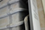热水器保护罩卸除步骤是什么？卸除时应注意什么？