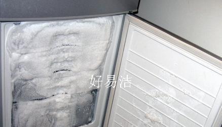 如何高效清洗冰箱冻冰（清洗冰箱冻冰的专业技巧）