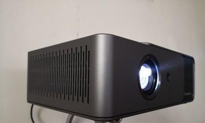 如何解决投影仪声音缺失的问题（投影仪声音问题的原因及解决方案）