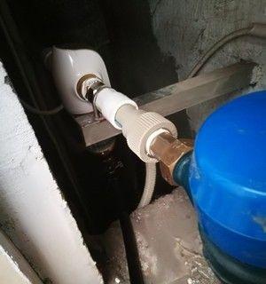 解决净水器马达漏水问题的有效方法（保证家庭用水安全）