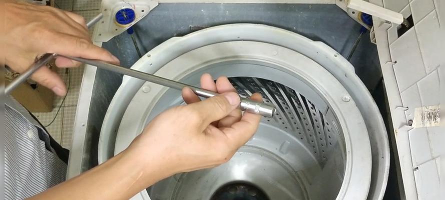 以直筒洗衣机蹦的原因及解决方法（解析直筒洗衣机蹦的根本原因）