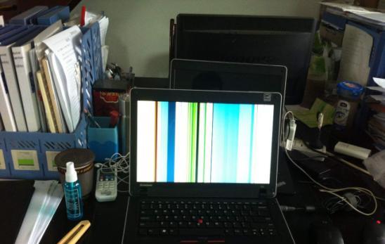 电脑屏幕抖动的原因及解决方法（探究电脑屏幕抖动问题的根源和解决方案）