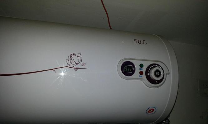 热水器中间有火的原因及解决办法（探究热水器中间有火的现象）