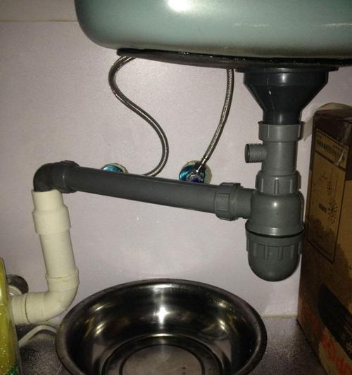如何修复净水器接口轻微漏水问题（解决净水器接口漏水的简易方法）
