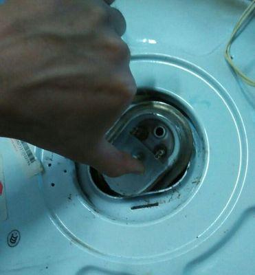 热水器加热棒裂开是什么原因导致的？如何预防和解决？