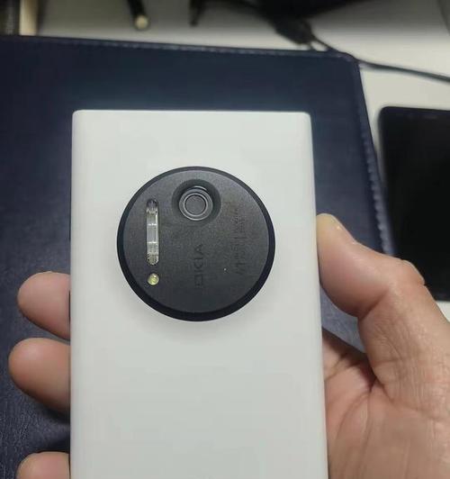 手机不规则摄像头的名称是什么？它有什么特别的功能？