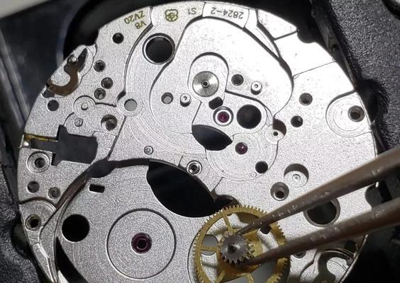 服务器侧支架怎么拆？拆卸过程中需要注意什么？