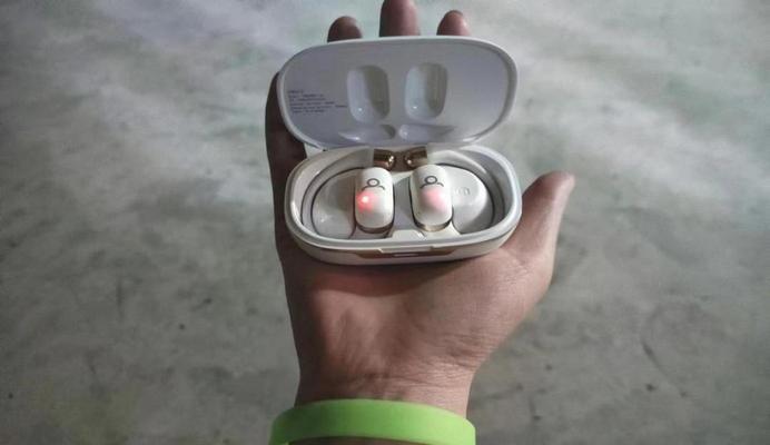 闪游科技耳机蓝牙连接方法是什么？连接后如何使用？