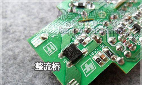 紫色电脑桌桌垫搭配技巧是什么？