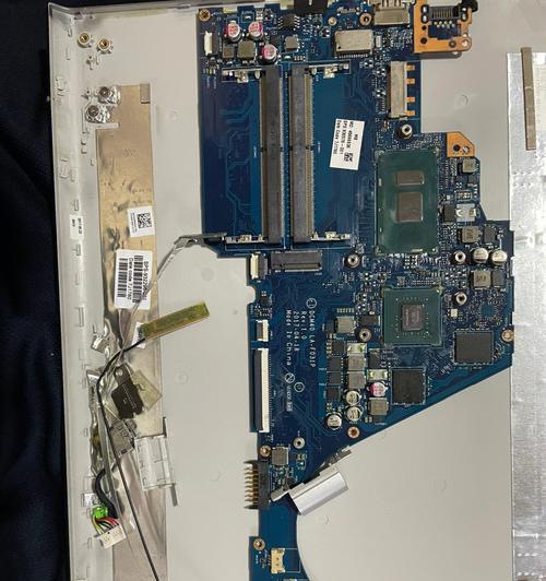 电脑电源旁边拆卸需要注意什么？