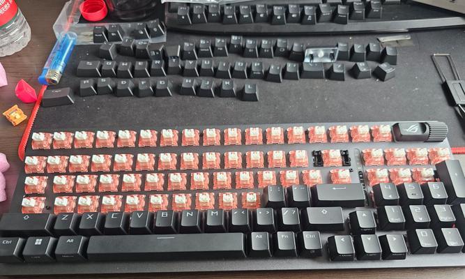 rs7键盘采用的是什么轴体？轴体对键盘手感有何影响？