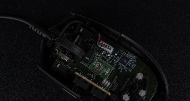 罗技g102鼠标如何更换数据线？