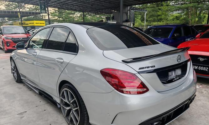 奔驰c200显示屏上的b2代表什么？如何解决显示屏b2问题？