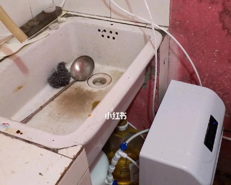 新飞饮水机E1故障解决方法（如何应对新飞饮水机E1故障及避免损失）