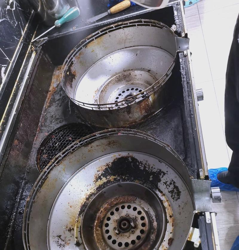如何深度清洗柴火集成灶，让它更耐用更安全（实用的清洗方法和技巧）