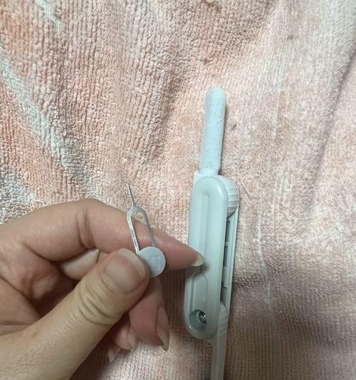 蓝夜耳机怎么清洁？清洁方法和保养技巧有哪些？